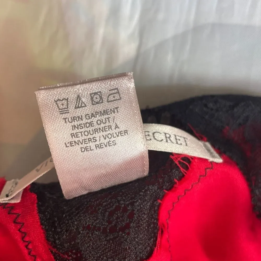 VTG Victorias Secret Silver Lable Red Satin Lace Trim Slip Elegant Nightwear M
